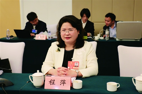 程萍特别提到,要明确见义勇为者在紧急救助过程中免责的具体情形,以消除公众的顾虑
